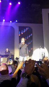 Heuy Lewis concert