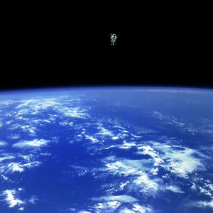 nasa gravity free flying space astronaut