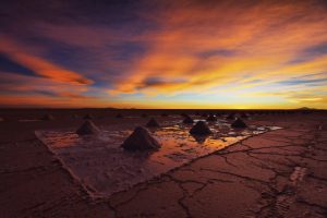 Uyuni salt flats bolivia sunset